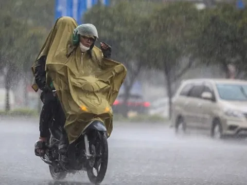 Thời tiết ngày 13/7: Mưa dông tiếp diễn ở nhiều khu vực, người dân chủ động ứng phó