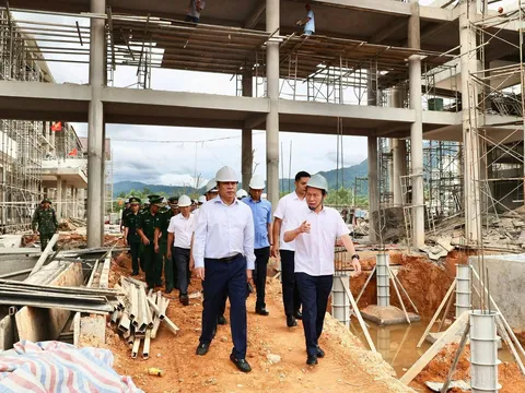 Phó Thủ tướng Lê Tiến Châu kiểm tra tiến độ hai dự án trường học gần 420 tỷ đồng tại A Lưới