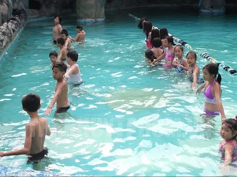 TP.HCM dự kiến hỗ trợ chi phí học bơi và đưa đón học sinh