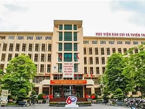 Đại học KHXH&NV Hà Nội: Điểm chuẩn Báo chí giảm mạnh, còn 22 điểm