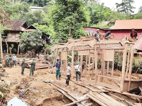 Thủ tướng yêu cầu báo cáo tiến độ xây dựng, sửa chữa nhà ở cho Nhân dân sau bão, lũ theo tuần