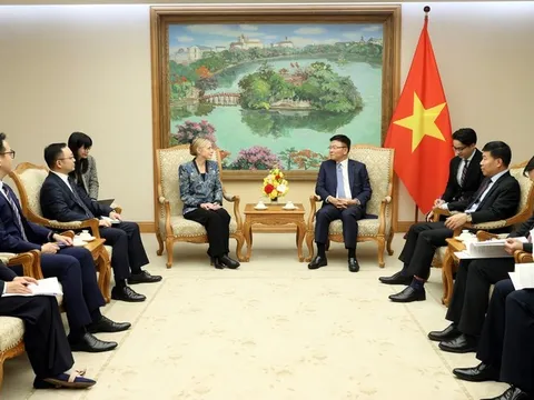 Amazon đề xuất mở rộng hợp tác, đào tạo nhân lực chất lượng cao công nghệ số, dữ liệu và AI