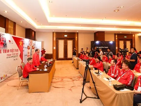 Bộ trưởng Nguyễn Văn Hùng thăm, động viên Đoàn Thể thao Việt Nam dự SEA Games 33