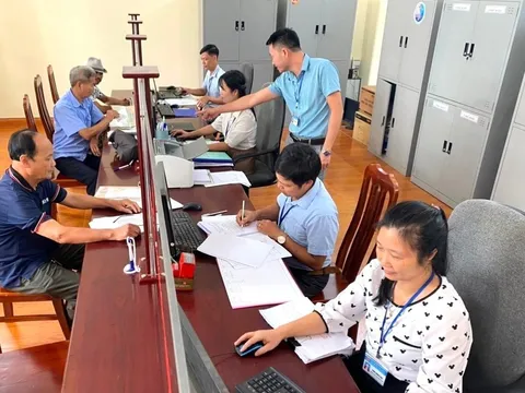 Viên chức có điều kiện như thế nào thì được điều về làm công chức xã?