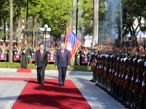 Lễ đón trọng thể Tổng Bí thư Tô Lâm thăm cấp Nhà nước tới Cộng hòa Dân chủ Nhân dân Lào