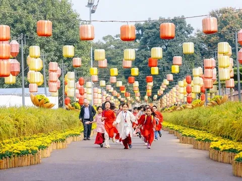 Rực rỡ Đường hoa Tết ở Khu Di sản Văn hóa Thế giới Hoàng thành Thăng Long