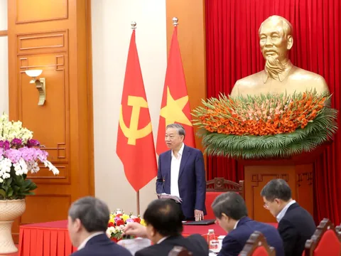 Tổng kết 100 năm Đảng lãnh đạo: Cơ sở lý luận và thực tiễn cho quyết sách chiến lược trong giai đoạn phát triển mới