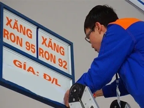 Giá xăng dầu chỉ được điều chỉnh ngay sau 1 ngày khi giá cơ sở tăng từ 15% trở lên