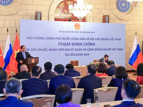 Thủ tướng Phạm Minh Chính gặp gỡ cán bộ, nhân viên Đại sứ quán và cộng đồng người Việt Nam tại Liên bang Nga