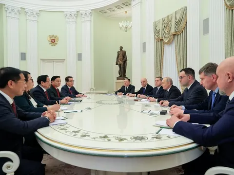 Thủ tướng Phạm Minh Chính hội kiến Tổng thống Liên bang Nga Vladimir Putin