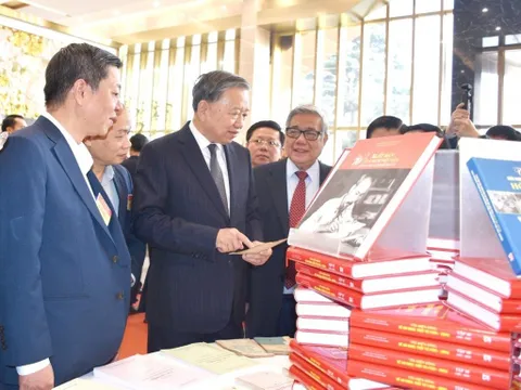 Chỉ thị về tăng cường sự lãnh đạo của Đảng đối với hoạt động xuất bản trong tình hình mới