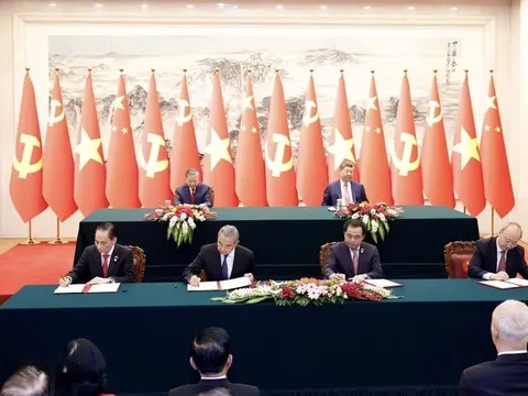 Lễ ký kết văn kiện hợp tác giữa Việt Nam - Trung Quốc