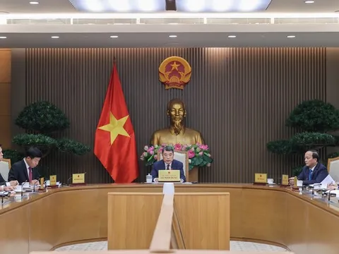 Thủ tướng Lê Minh Hưng điện đàm với Thủ tướng Singapore Lawrence Wong