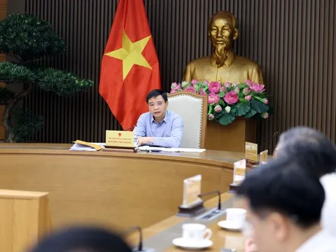 Không viện cớ đặc thù ngành để né tránh cải cách, phân cấp thủ tục hành chính, điều kiện kinh doanh