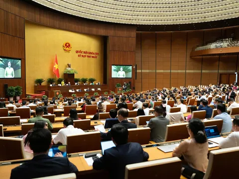 Hôm nay, Quốc hội thảo luận về kế hoạch phát triển kinh tế-xã hội; vay, trả nợ công; đầu tư công