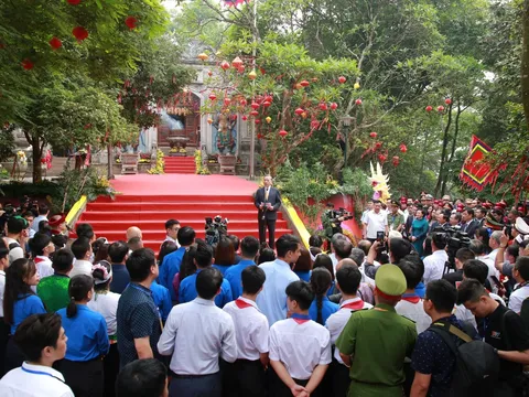 Tổng Bí thư, Chủ tịch nước Tô Lâm gặp gỡ, nói chuyện với bà con tại Đền Hùng