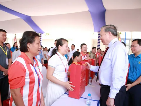 Tổng Bí thư, Chủ tịch nước động viên công nhân, người lao động ở TP. Hồ Chí Minh