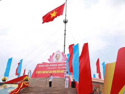 Tổng Bí thư, Chủ tịch nước dự Lễ Thượng cờ 'Thống nhất non sông' tại Hiền Lương - Bến Hải