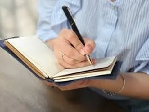 Ngòi bút nhân văn, tử tế phải thể hiện tinh thần yêu nước thương dân, tôn trọng lịch sử
