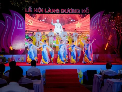 Lễ hội làng Dương Nỗ-nơi Chủ tịch Hồ Chí Minh sinh sống, học tập thời niên thiếu