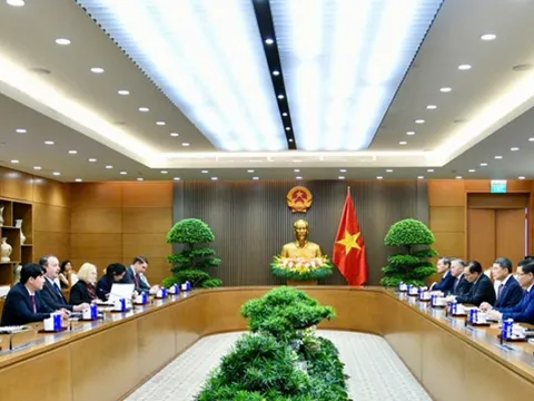 Thủ tướng Lê Minh Hưng tiếp Đại diện Thương mại Hoa Kỳ Rick Switzer