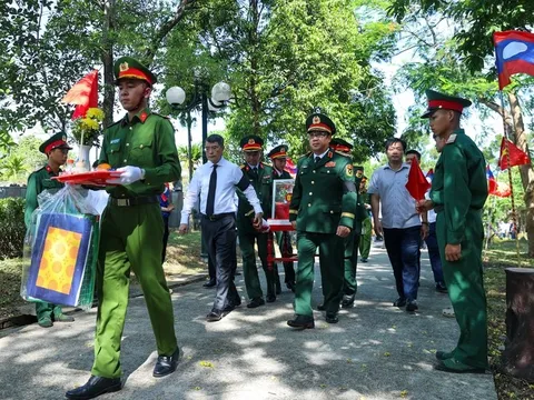 Thủ tướng Lê Minh Hưng dự lễ truy điệu và an táng hài cốt liệt sĩ tại Nghĩa trang Liệt sĩ quốc gia Đường 9