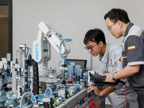Tiêu chuẩn được hưởng học bổng ngành khoa học, kỹ thuật và công nghệ chiến lược