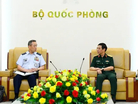 Phó Thủ tướng, Bộ trưởng Bộ Quốc phòng Phan Văn Giang tiếp Tham mưu trưởng Liên quân Nhật Bản