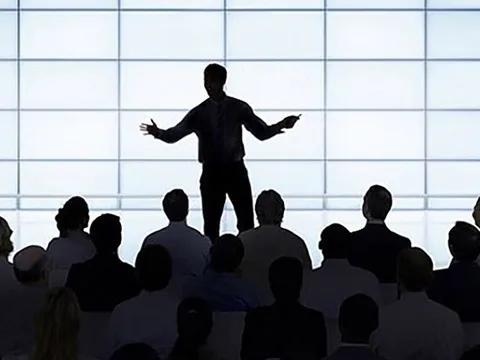 Chính sách hỗ trợ phục vụ đối với các chức danh, chức vụ lãnh đạo