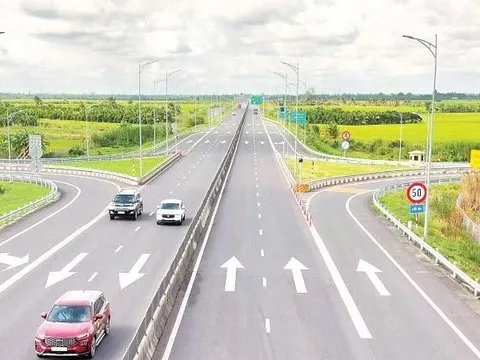 Đề xuất cơ chế đặc thù đầu tư mở rộng cao tốc Bắc - Nam tại 11 địa phương