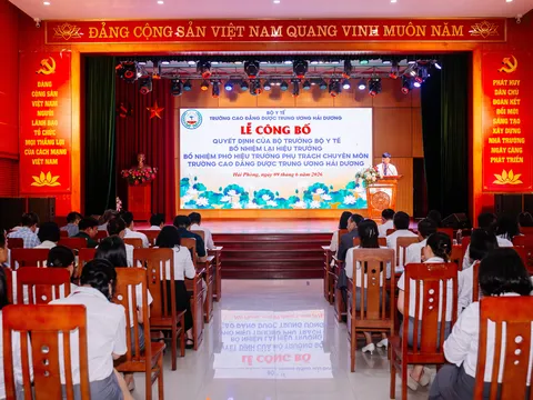 Công bố quyết định bổ nhiệm lại Hiệu trường và bổ nhiệm các Phó hiệu trường Trường Cao đẳng Dược Trung ương Hải Dương