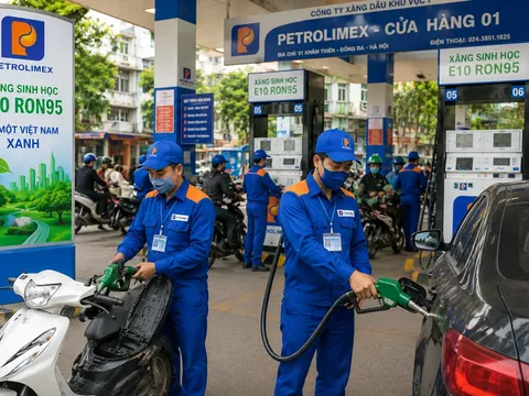 Điều chỉnh giá xăng, dầu từ 0h ngày 1/7: Xăng E5 RON92 tăng 1.426 đồng/lít, xăng E10 RON95-III tăng 1.287 đồng/lít