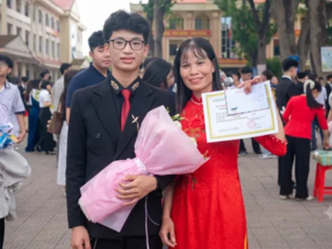 Điểm tên thủ khoa toàn quốc kỳ thi tốt nghiệp THPT 2026 đạt điểm số không thể tuyệt vời hơn