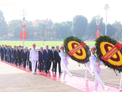 Kỷ niệm 79 năm Ngày Thương binh-Liệt sĩ: Lãnh đạo Đảng, Nhà nước tưởng niệm các Anh hùng liệt sĩ và viếng Chủ tịch Hồ Chí Minh