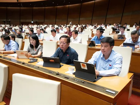 Thể chế hóa chủ trương, đường lối của Đảng về quốc phòng nhằm bảo vệ Tổ quốc từ sớm, từ xa