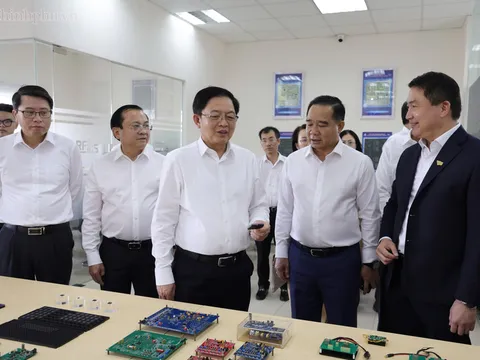 Phó Thủ tướng Hồ Quốc Dũng: Đại học Quốc gia TP. Hồ Chí Minh cần tập trung nguồn lực, làm chủ công nghệ lõi
