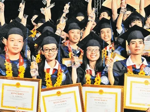 Bảo vệ nền tảng tư tưởng của Đảng trong tình hình mới: Kỷ luật - "bệ đỡ" của nhân tài