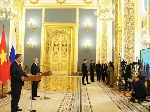 Tổng Bí thư, Chủ tịch nước Tô Lâm - Tổng thống Nga Putin dự khai trương Phòng xét nghiệm mới của Trung tâm Nhiệt đới Việt-Nga
