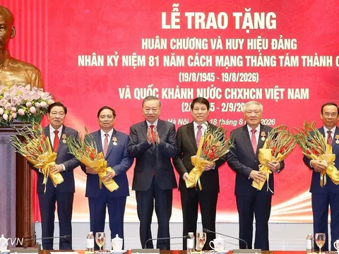 5 nguyên Ủy viên Bộ Chính trị được trao Huân chương Hồ Chí Minh