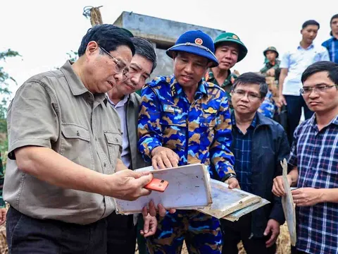 Sát cánh cùng nhân dân trong tâm lũ: Quyết liệt chỉ đạo, kịp thời hỗ trợ