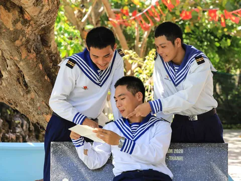 Sắc Xuân nơi đầu sóng