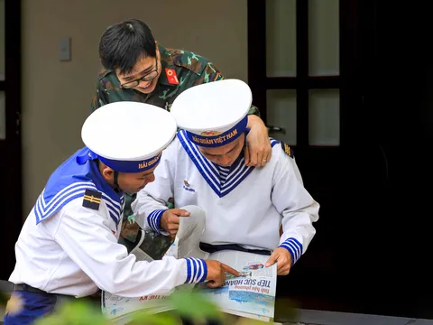 Hơi ấm nơi đầu sóng