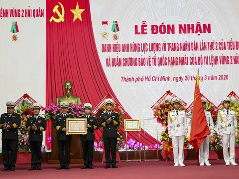 Vùng 2 Hải quân và Tiểu đoàn DK1 vinh dự đón nhận phần thưởng cao quý
