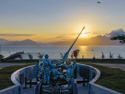 Săn UAV trên đỉnh Sơn Trà