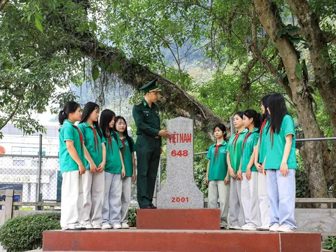 Bài học chủ quyền nơi cửa khẩu