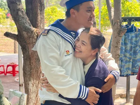 Bộ Tư lệnh Vùng 4 Hải quân đón tiếp thân nhân thăm chiến sĩ mới nhập ngũ