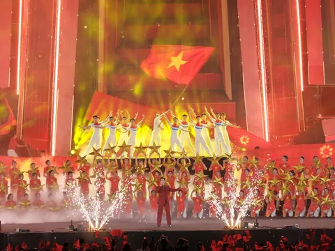 “Mãi mãi tuổi 20” - Bản hùng ca tri ân giữa vùng Mỏ