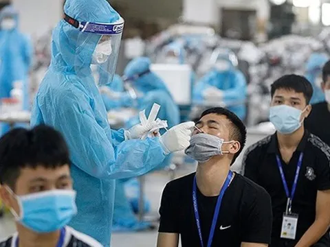 Sau nghỉ Tết, nhiều công nhân phải test COVID-19 trước khi vào làm việc