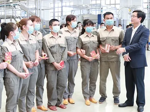 Công nhân lao động ở Đắk Lắk phấn khởi đi làm trở lại sau đợt nghỉ Tết