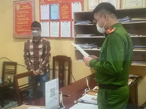 Cán bộ trạm thu phí bị khởi tố vì nhận tiền để ‘thông chốt’ xe quá tải lên cao tốc